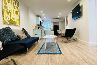 Image de 2-bedroom garden apartment in Town house in Jersey City with Ac, WiFi