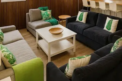 Image de Spacious 5-bedroom house, sleeps 11 with Ac, WiFi in adorable Ocean Bay Park