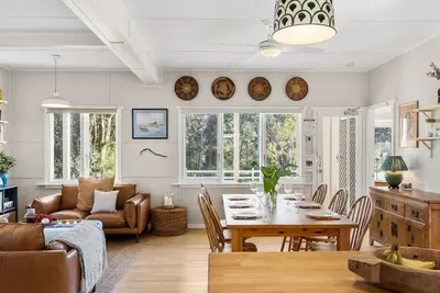 Image de Kioloa Cottage - A cozy, eclectic 3-bedroom cottage