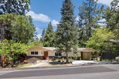 Image de Charming 3-bedroom cabin with Ac, WiFi in serene Idyllwild-Pine Cove