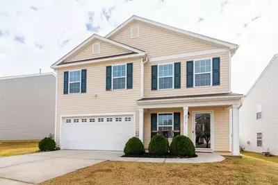 Image de 3-bedroom house in enchanting Dallas Nc