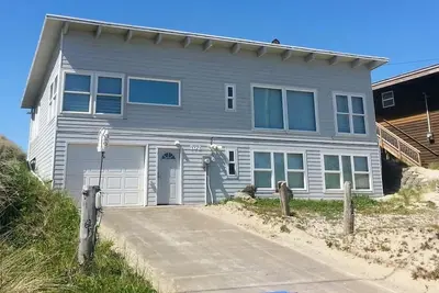 Image de Beachfront Bliss: 3 Br, 2 Master Suites, Jetted Tubs & Direct Access