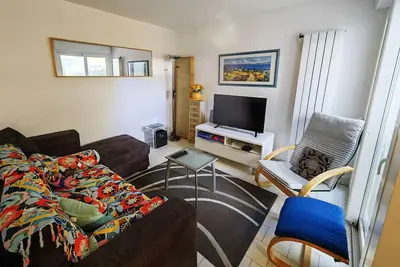 Image de Villa T3 Mitoyenne Climatisée avec Piscine et Parking, Cap d'Agde