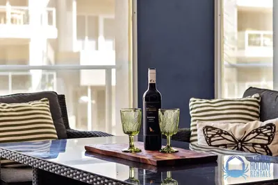 Image de Coastal Canal Retreat in Mandurah