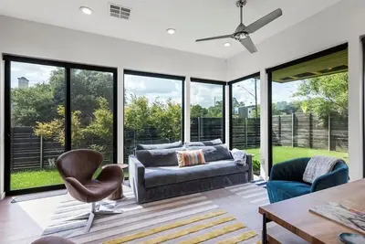 Image de 3 Bed 3 Bath Stylish Stay in Walkable South Austin Bouldin Creek
