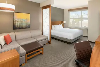 Image de King Comfort x2: Free WiFi, Indoor Pool, Steps from Bon Secours Arena