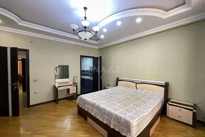 Image de Premium Master Bedroom with Ac, Attached Balcony & Bath, WiFi in Center Baku