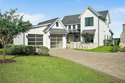 Image de Scenic Lake Travis Farmhouse | Pickleball | Bbq
