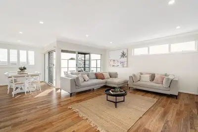 Image de Stylish 3-Bed Beachside Home with Parking & Bbq