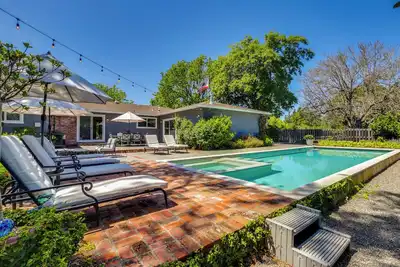 Image de Wine Country Retreat in Russian River Valley!
