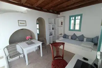 Image de \"Amygdalia\" Chora view house