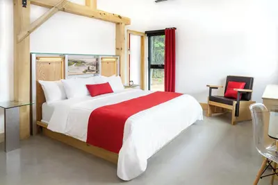 Image de Breathtaking Escape w/ Fireplace, Bbq, Wellness & Soothing Du Loup river View