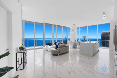 Image de Oceanfront Penthouse -3br + Pool + Beach access