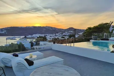 Image de Villa à Myconos avec 6 chambres à coucher, 12 couchages