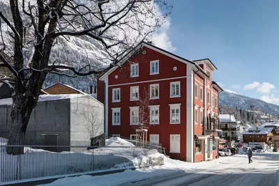 Image de The luxurious 4. 5 room attic apartment, 120m2 is located in a historic building