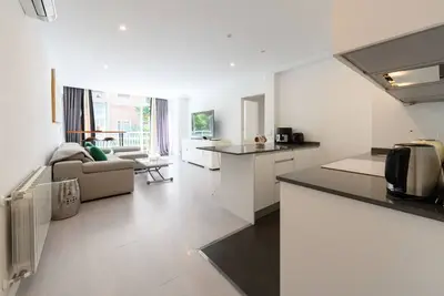 Image de Espacio Versatil à Madrid : Location mixte de 2 chambres pour vivre et travailler à Madrid