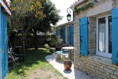 Image de Jolie maison rénovée  typique charentaise bien située peut accueillir 4 pers