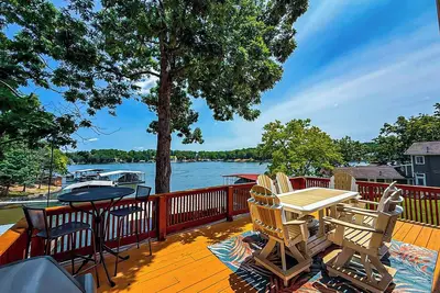 Image de Lakefront-4bd/2ba/Dock/Forepit/Multiple Decks/Updated-10pp