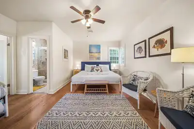 Image de Hollywood Beach | Sleeps 10 Modern Beach Villa