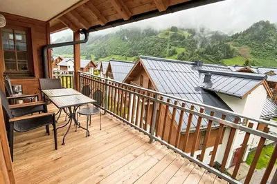Joli appartement pour 6 personnes avec piscine, Wifi, Tv, terrasse et parking