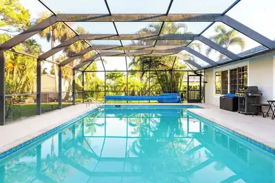 Image de ‼️Luxury 4br Home | Heated Saltwater Pool • Bbq