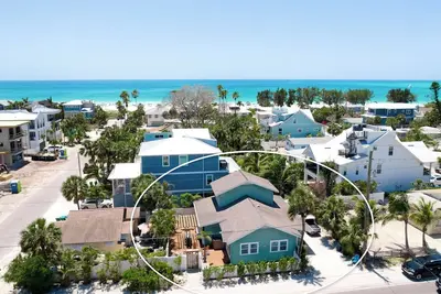 Image de 4 bedroom, pet friendly, Anna Maria Island beach home, sleeps 8!