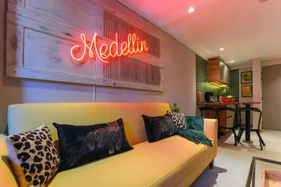 Image de 2br - 2ac stylish apt near Provenza & Lleras Park