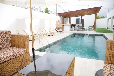 Studio Cosy dans un mini complexe avec Piscine proche des commodités.