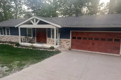 Image de Luxury Lakefront Escape at Lake Keomah near Oskaloosa Iowa.