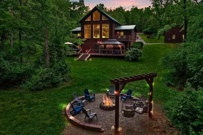 Image de Heated Pool • Golf Simulator • Hot Tub • Game Room • Hocking Hills