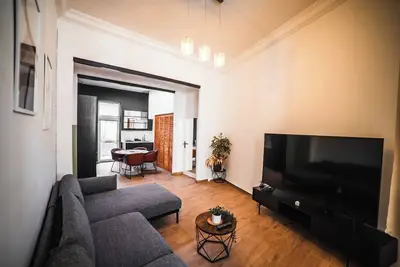 Image de Appartement spacieux avec 4 chambres à Nîmes