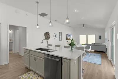 Image de Newly built 3 bedroom with Golf Cart!