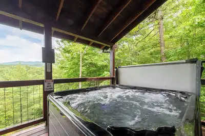 Image de Private Smoky Mountain Getaway! Mountain View! Hot tub!