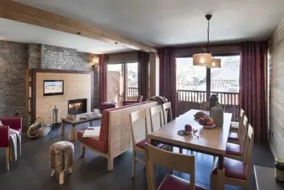 Image de Wifi, 200m du centre station, balcon, cheminée ou poêle à bois, télévision, casier à ski, 100m²
