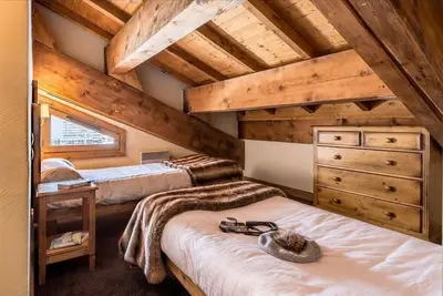 Image de Wifi, 200m du centre station, balcon, cheminée ou poêle à bois, télévision, casier à ski, 70m²