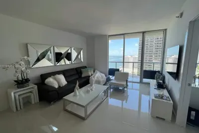 Image de 21st Floor - 2bed/1bath - Bay View - Spa Access