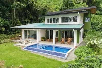 Image de Charming 4-bedroom house with Ac, WiFi in beautiful Uvita w/ whale's tail view