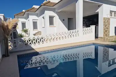 \"Jack\"@Marisol : 300m de la plage, piscine privée, A/C, WiFi, plage pour chiens,