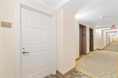 Image de Exquisite Oceanfront 2-bedroom condo with wraparound balcony in Sunny Isles