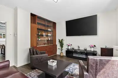 Image de Renovo Escape: Game Room + Spa Bath + Views