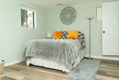 Image de Cozy 1-bedroom apartment with WiFi, Ac