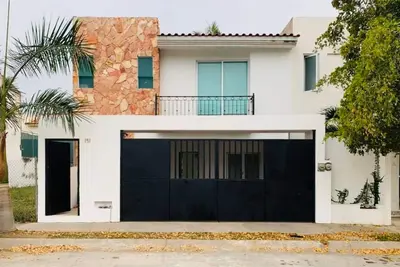 Image de Casa Encanto - 3Bdr, 2. 5bath w/Jacuzzi and Parking