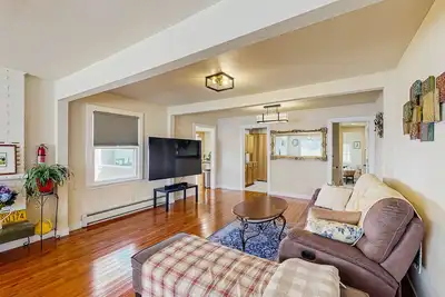 Image de Spacious Anchorage Retreat with Separate Studio – Ideal for Groups