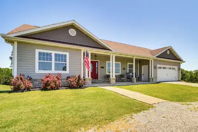 Image de Near Bull Shoals Lake: Spacious Golfer's Getaway!