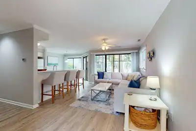 Image de East of Sun condo with water-view, on-site pool & tennis - near beach