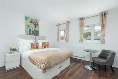 Image de Modern Family-Friendly 4 Bedroom Apartment\n-Sleeps 9 in Style