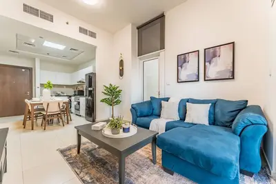 Image de Pool View 1br with Spacious Balcony, Short Drive to Downtown, Binghatti Gateway