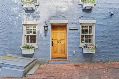 Image de Historic 1800's 2br/2ba Charming Home near King Street