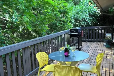 Image de Cozy 2br Guesthouse in Quiet Penticton – Private Deck, Patio & Bbq
