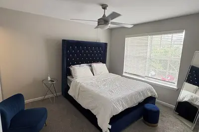 Image de Queen Suite Upscale Comfort + Privacy